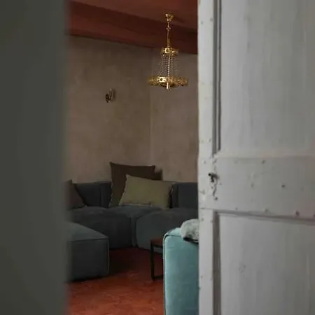 La Loge Familiale: 110m2, Place Rose Goudard, Ac Apartment *